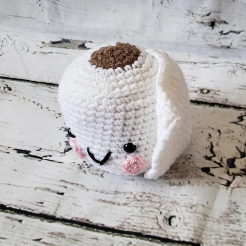 Crochet Kawaii Toilet paper Amigurumi - Picture 3 of 6